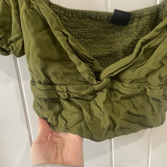 Urban Outfitters green women’s crop top size XS. - Picture 2 of 5